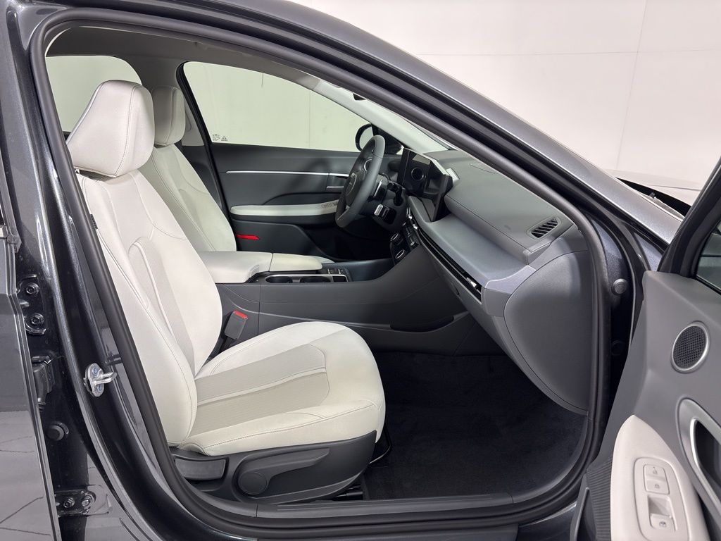 Thumbnail: 2026 Hyundai Sonata - 10