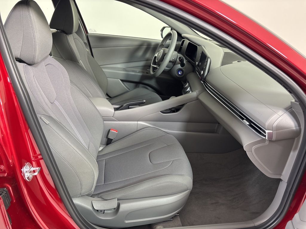 Thumbnail: 2025 Hyundai Elantra - 10