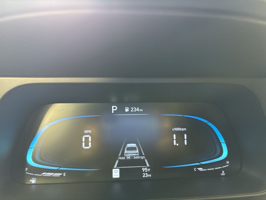 Thumbnail: 2025 Hyundai Elantra - 25