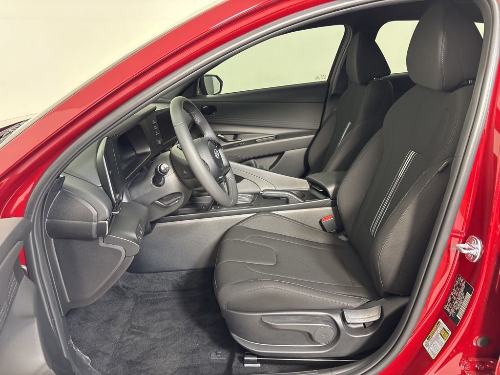 Thumbnail: 2025 Hyundai Elantra - 10