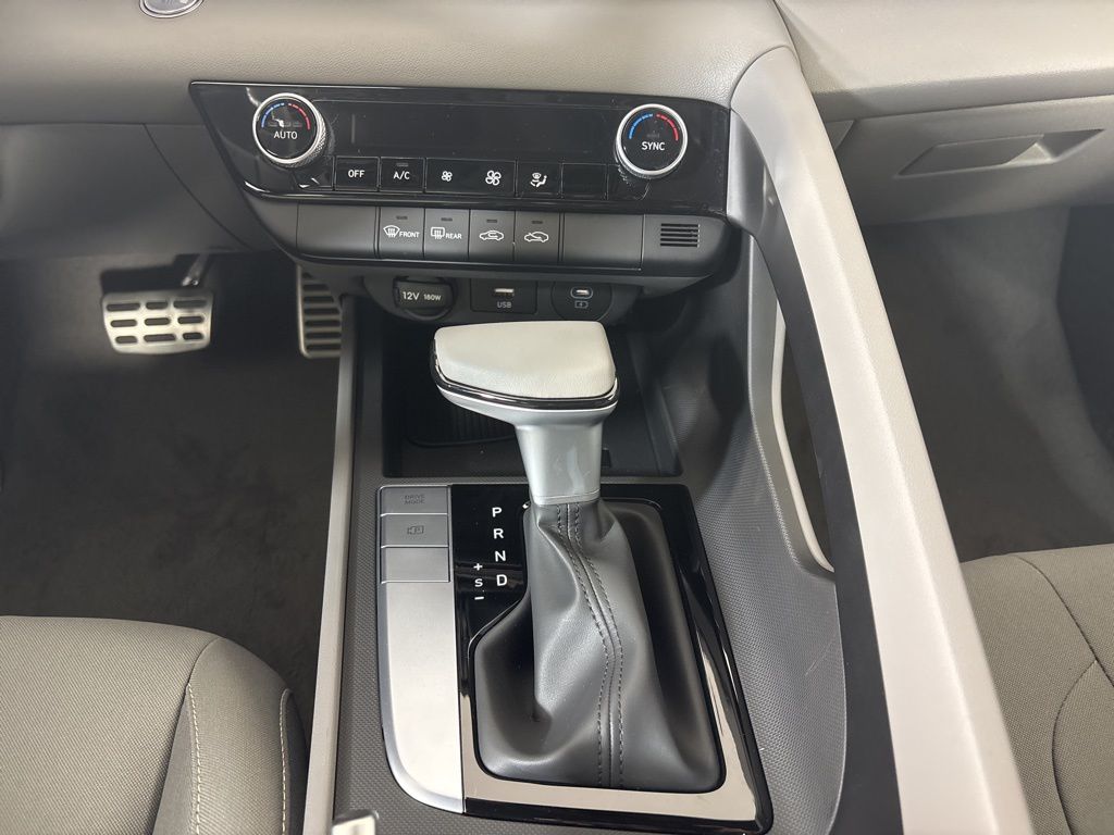 Thumbnail: 2026 Hyundai Elantra - 15