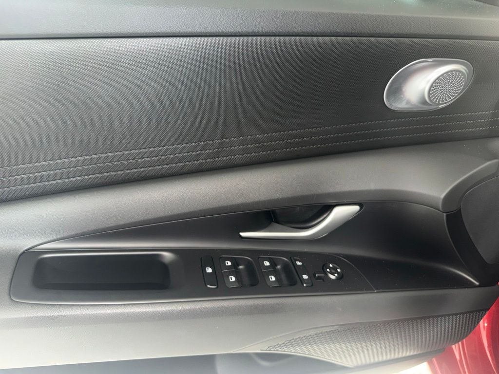 Thumbnail: 2025 Hyundai Elantra - 23