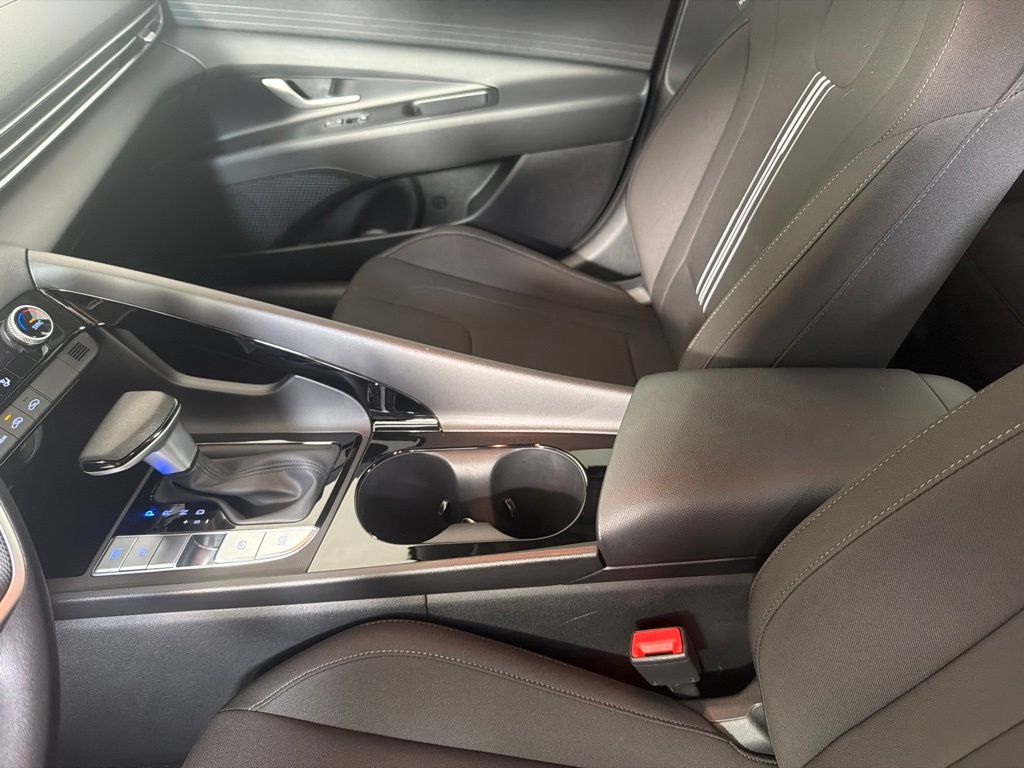 Thumbnail: 2025 Hyundai Elantra - 10