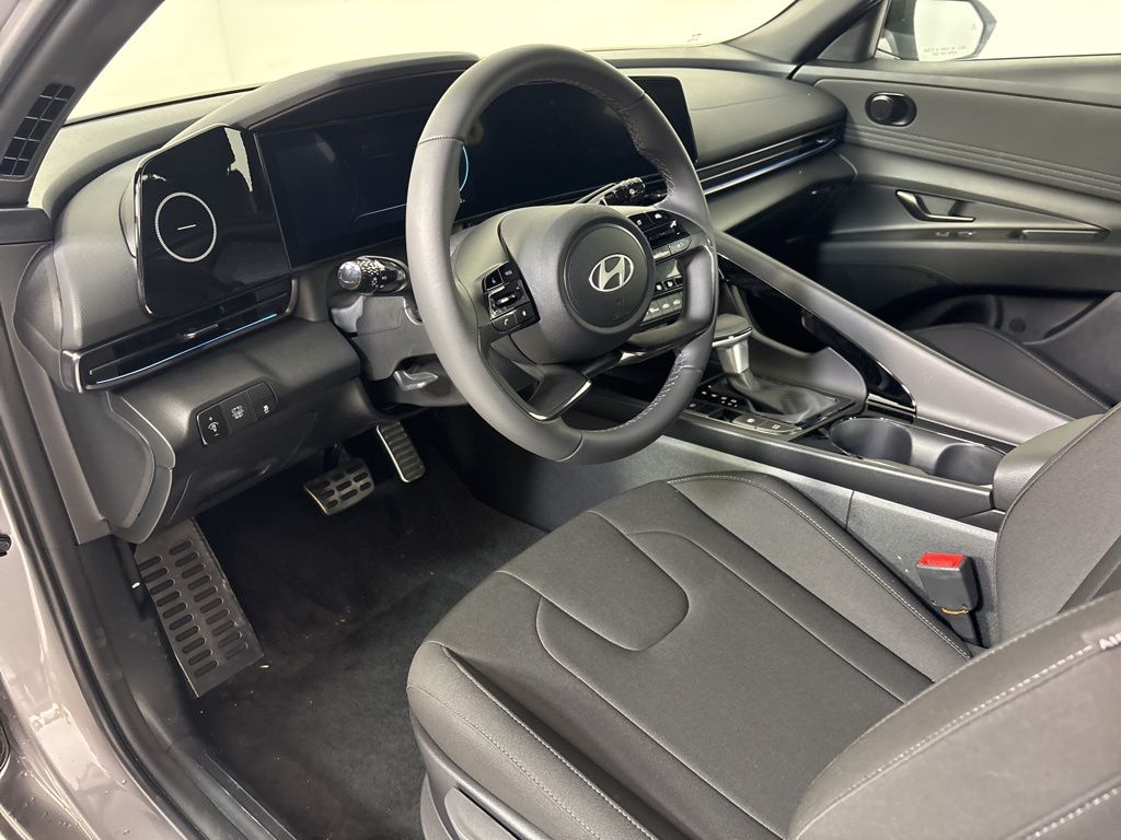 2025 Hyundai Elantra Blue - Photo 8