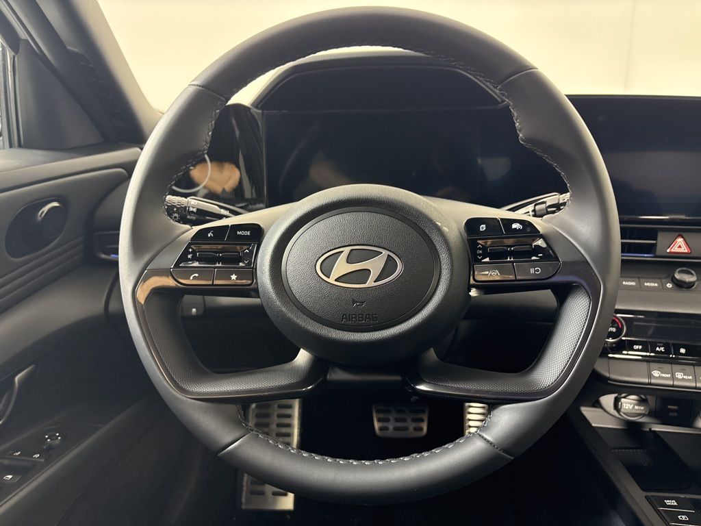 2025 Hyundai Elantra Blue - Photo 13