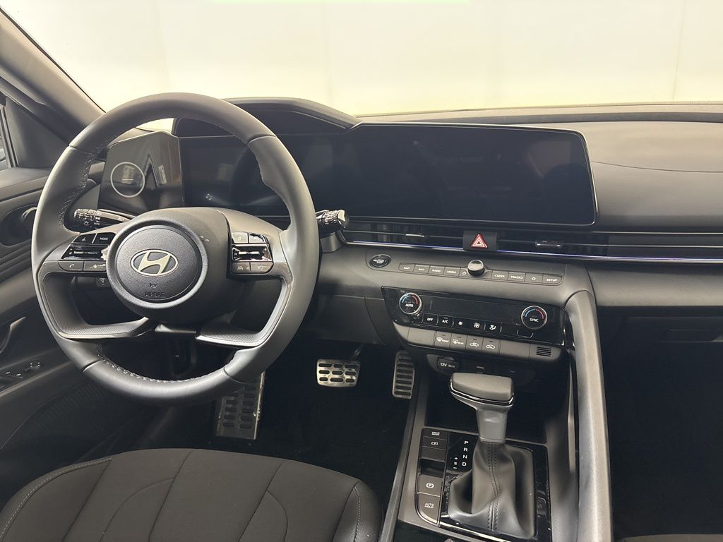 2025 Hyundai Elantra Blue - Photo 25