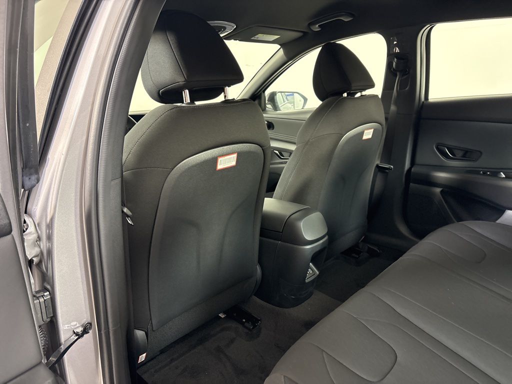 2025 Hyundai Elantra Blue - Photo 11