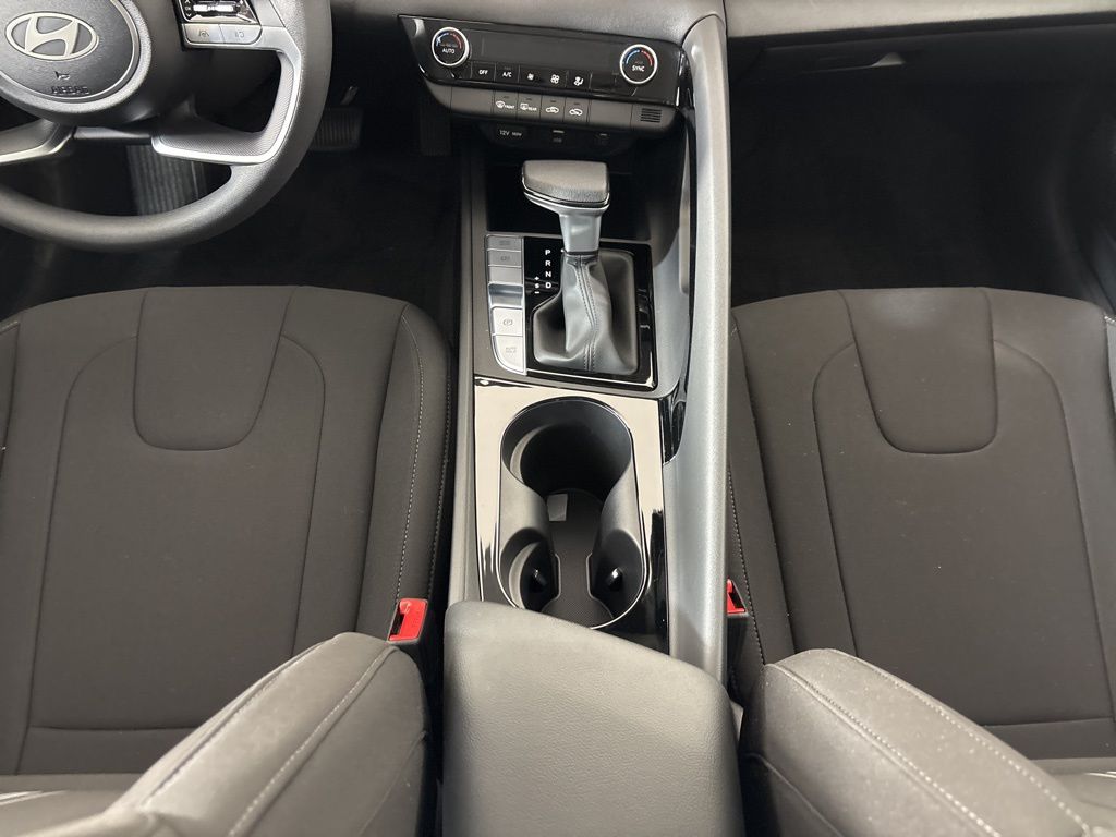 2025 Hyundai Elantra Blue - Photo 15