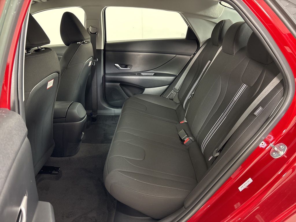 2025 Hyundai Elantra Blue - Photo 25