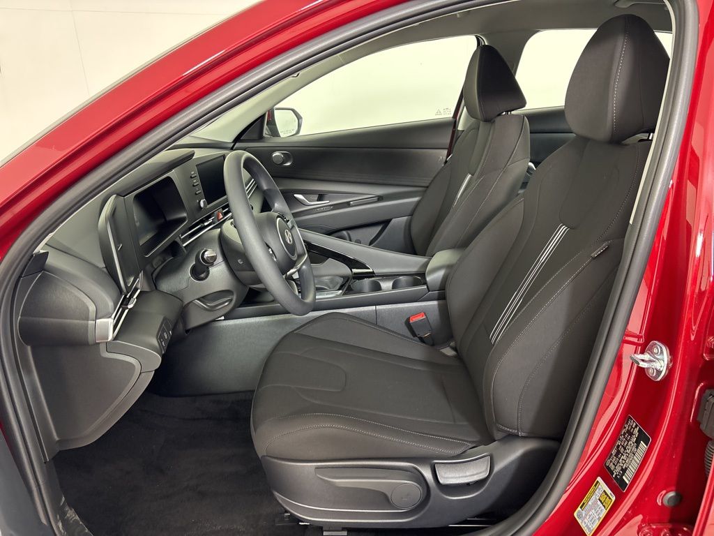 2025 Hyundai Elantra Blue - Photo 10