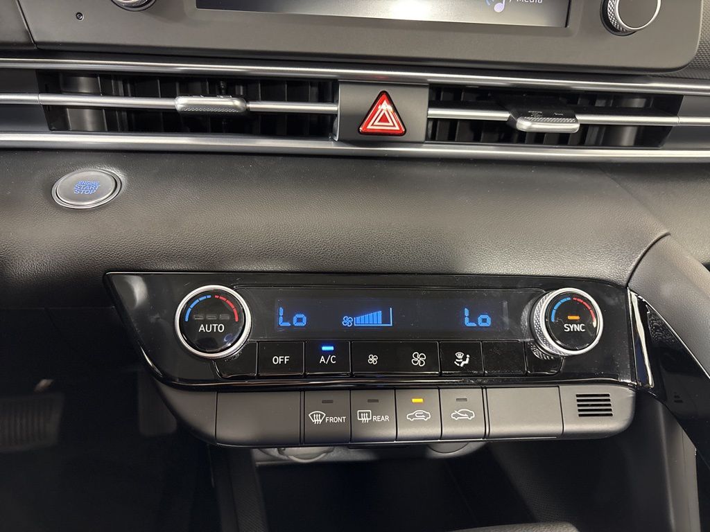 2025 Hyundai Elantra Blue - Photo 27