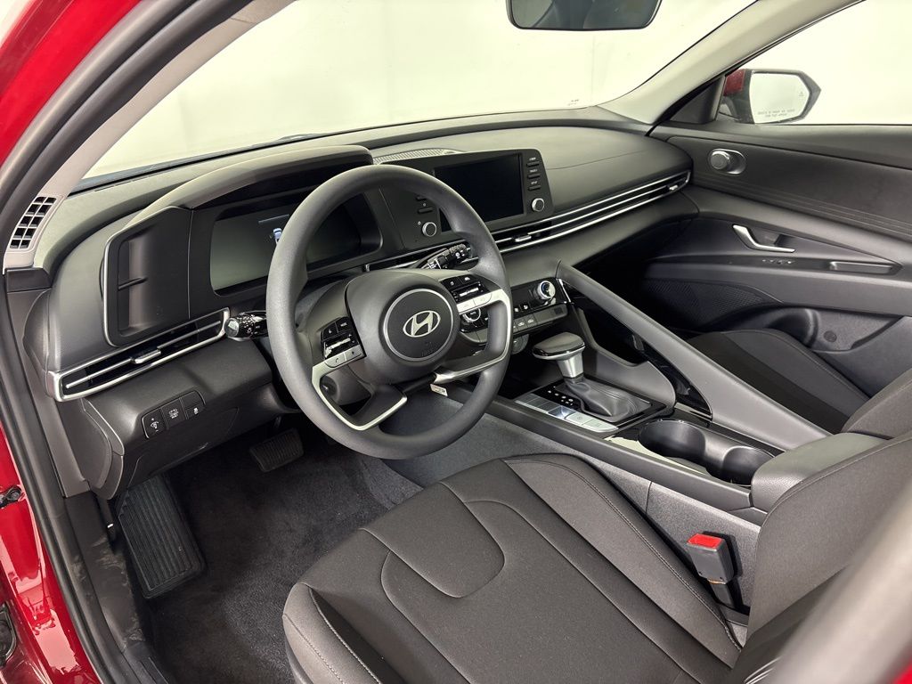 2025 Hyundai Elantra Blue - Photo 8