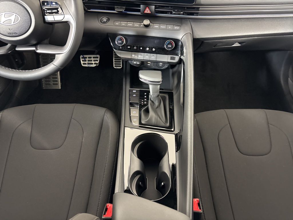 Thumbnail: 2025 Hyundai Elantra - 15
