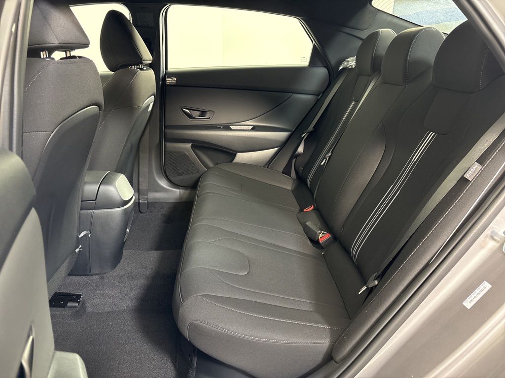 Thumbnail: 2025 Hyundai Elantra - 25