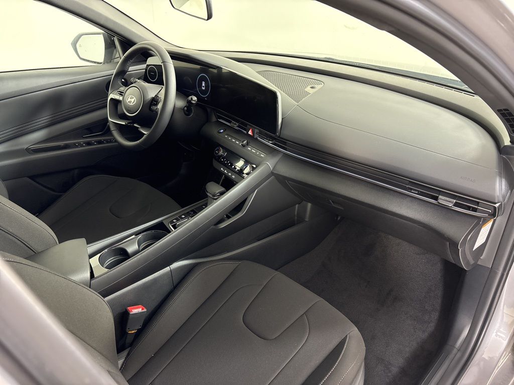 Thumbnail: 2025 Hyundai Elantra - 2