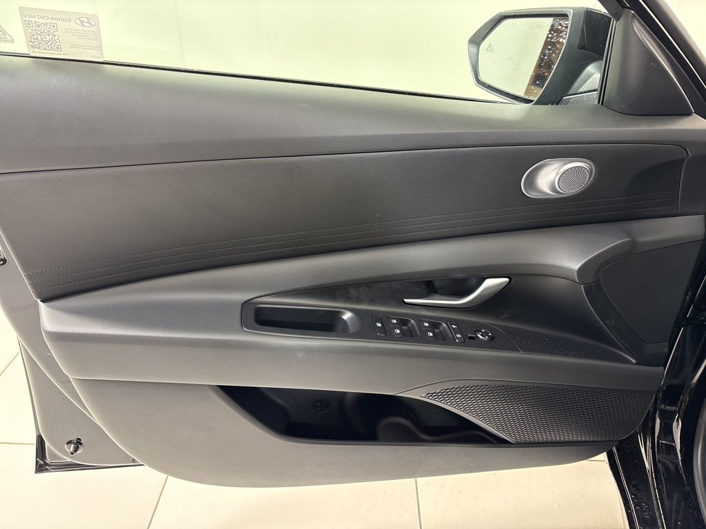 Thumbnail: 2025 Hyundai Elantra - 23