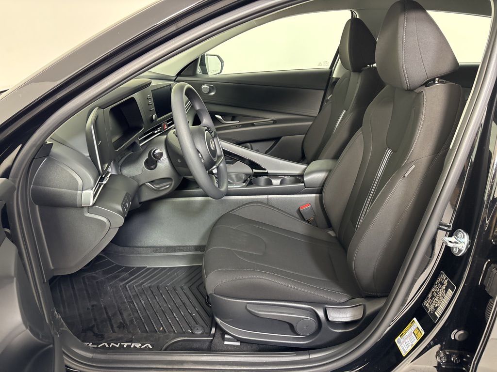 Thumbnail: 2025 Hyundai Elantra - 10