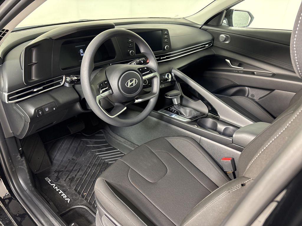 Thumbnail: 2025 Hyundai Elantra - 8
