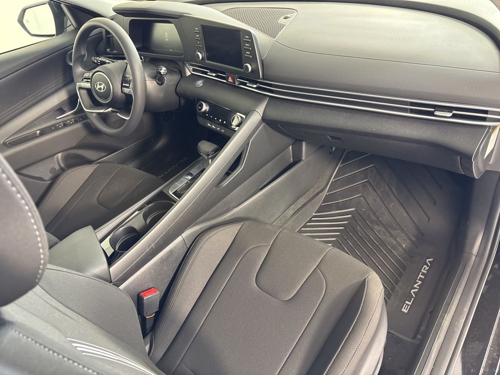 Thumbnail: 2025 Hyundai Elantra - 2
