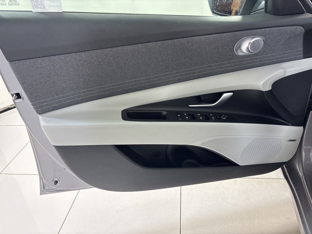 Thumbnail: 2025 Hyundai Elantra - 23