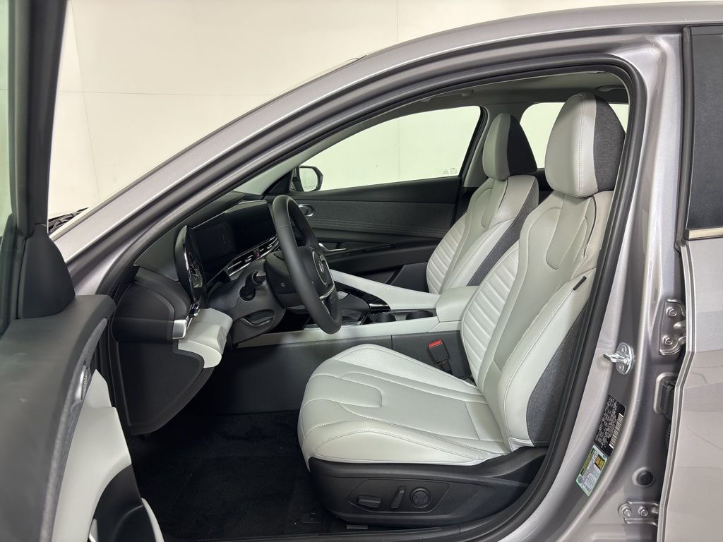 Thumbnail: 2025 Hyundai Elantra - 10