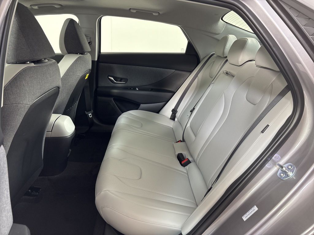 Thumbnail: 2025 Hyundai Elantra - 24