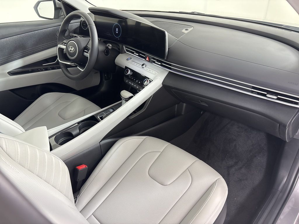 Thumbnail: 2025 Hyundai Elantra - 2