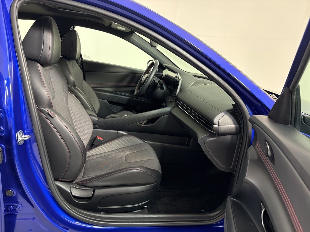 Thumbnail: 2023 Hyundai Elantra - 10