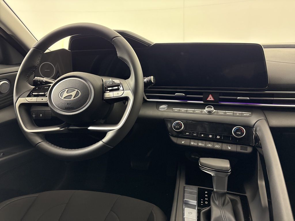 Thumbnail: 2025 Hyundai Elantra - 24