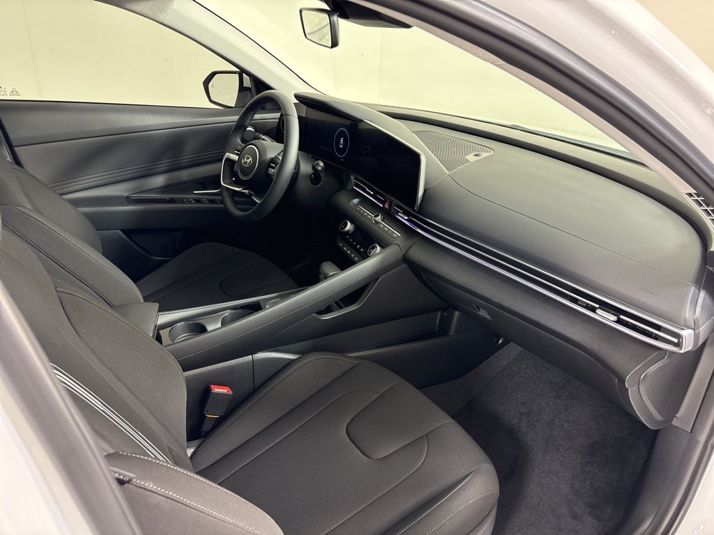 Thumbnail: 2025 Hyundai Elantra - 2