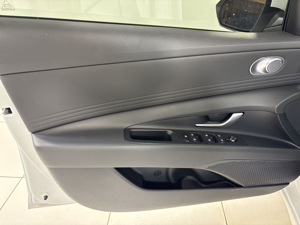 Thumbnail: 2025 Hyundai Elantra - 22