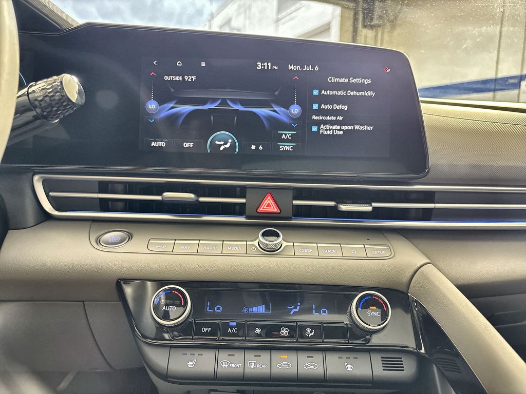 Thumbnail: 2025 Hyundai Elantra - 25