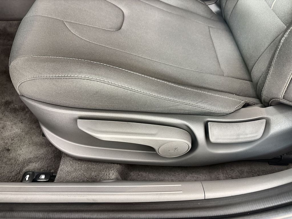 Thumbnail: 2025 Hyundai Elantra - 22
