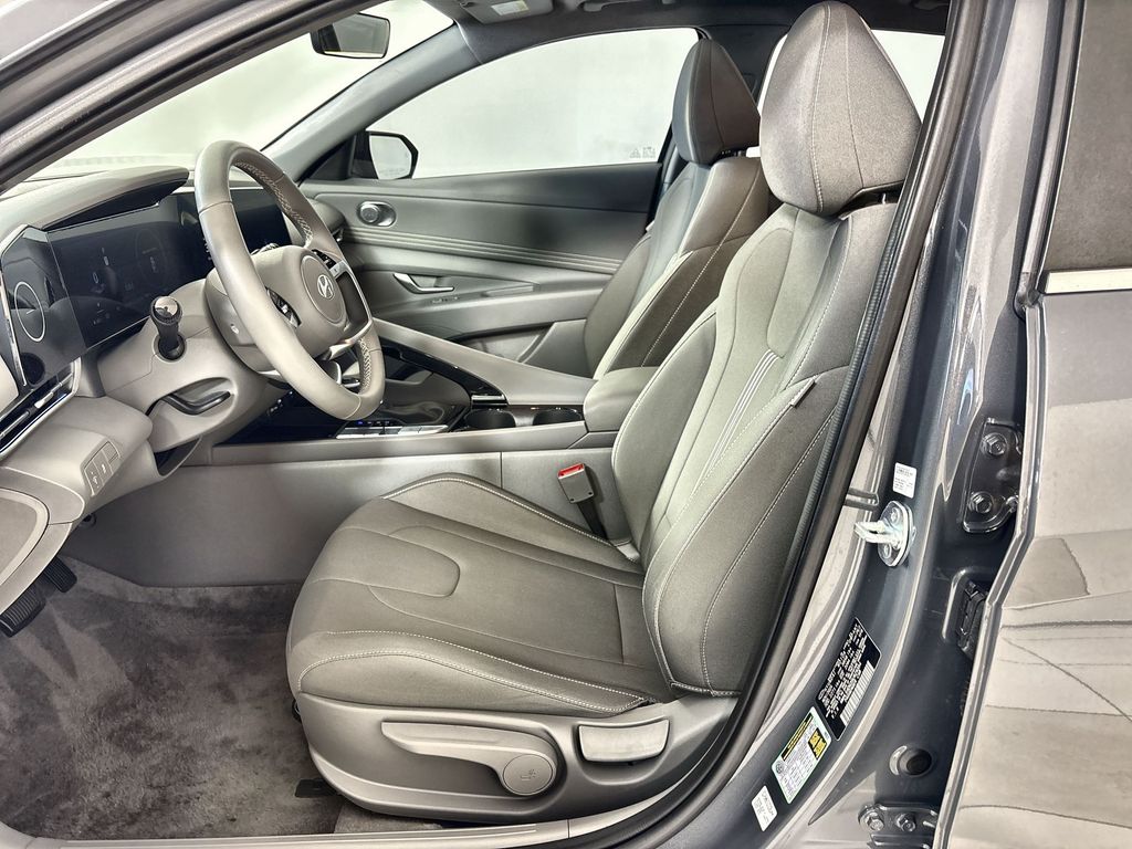 Thumbnail: 2025 Hyundai Elantra - 8