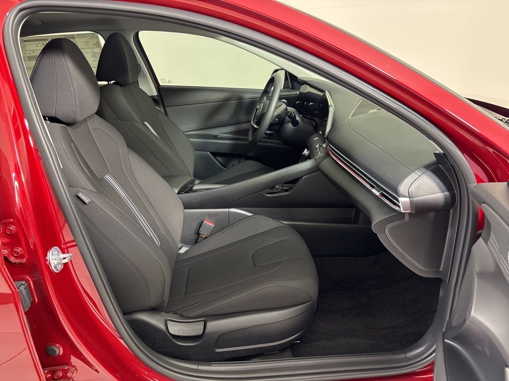 Thumbnail: 2025 Hyundai Elantra - 9