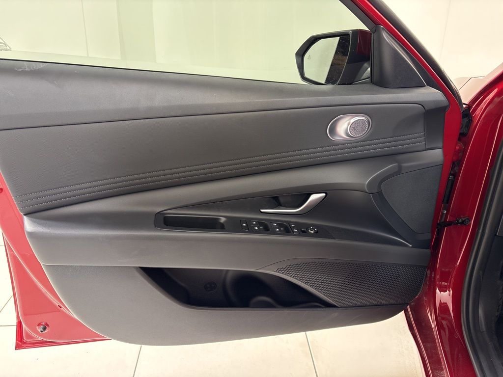 Thumbnail: 2025 Hyundai Elantra - 23