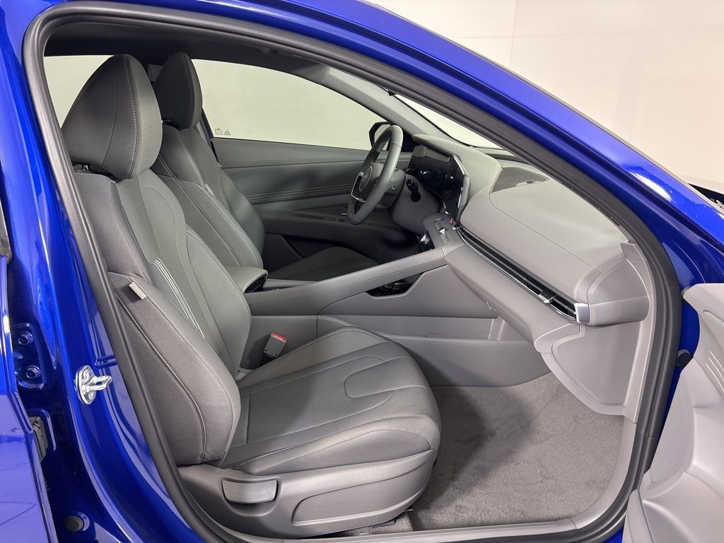 Thumbnail: 2025 Hyundai Elantra - 10