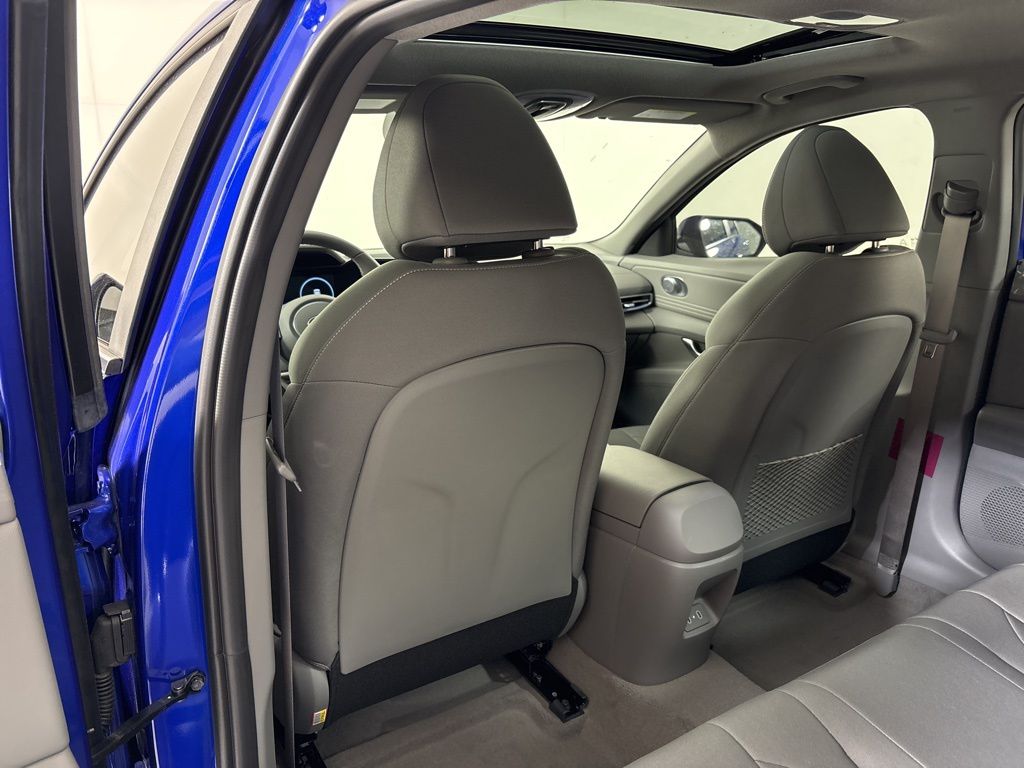 Thumbnail: 2025 Hyundai Elantra - 12