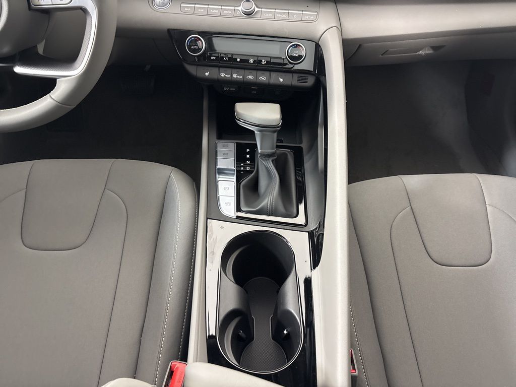 Thumbnail: 2025 Hyundai Elantra - 16