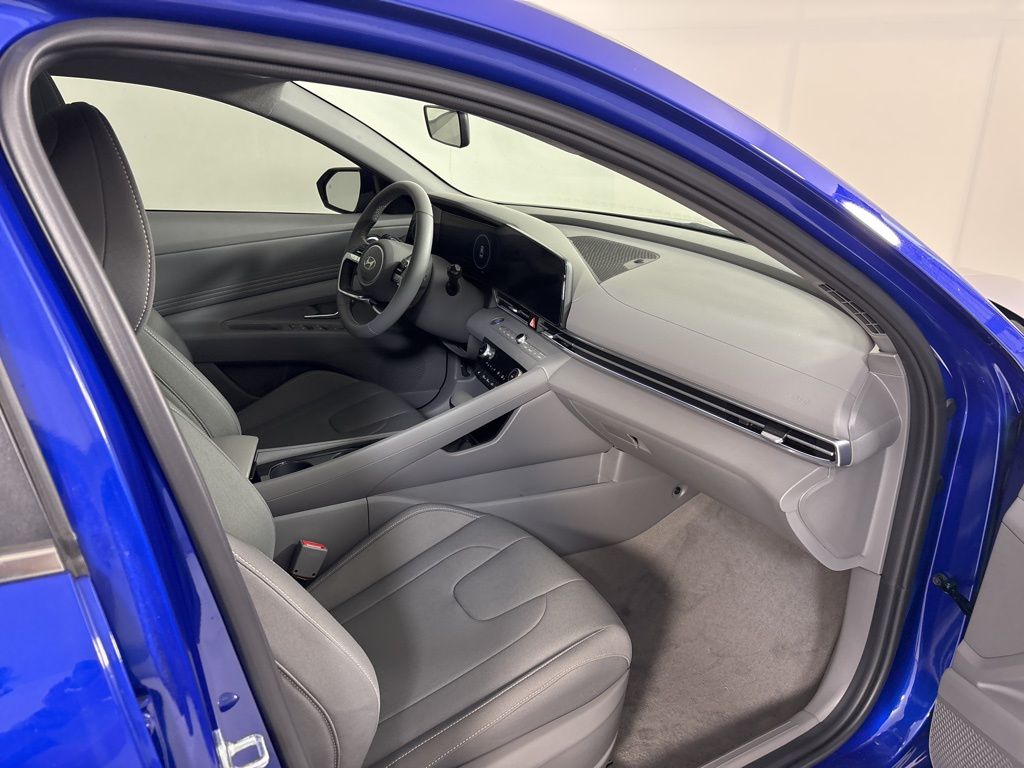 Thumbnail: 2025 Hyundai Elantra - 11