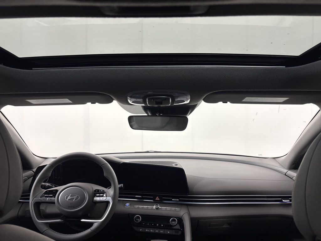 Thumbnail: 2025 Hyundai Elantra - 9