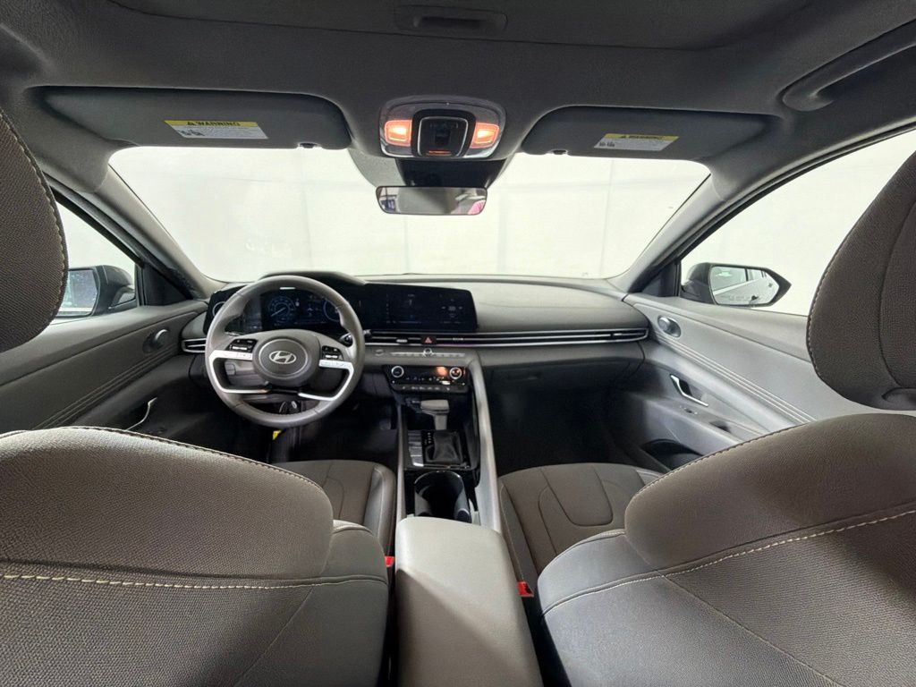Thumbnail: 2025 Hyundai Elantra - 9