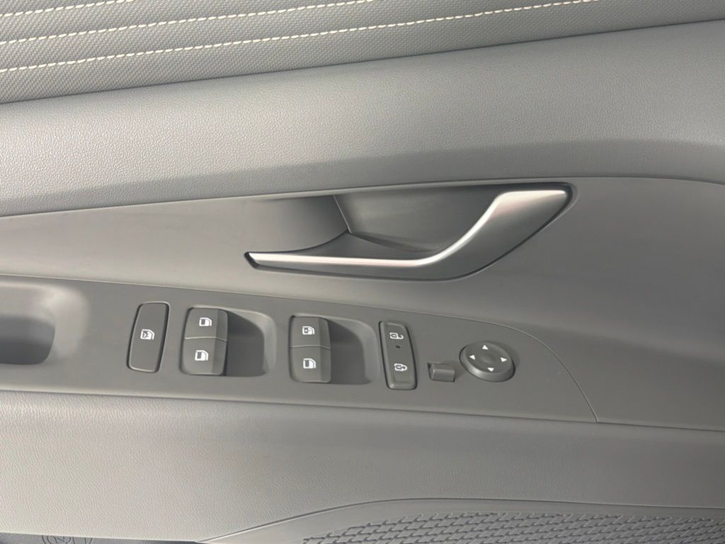 Thumbnail: 2025 Hyundai Elantra - 24