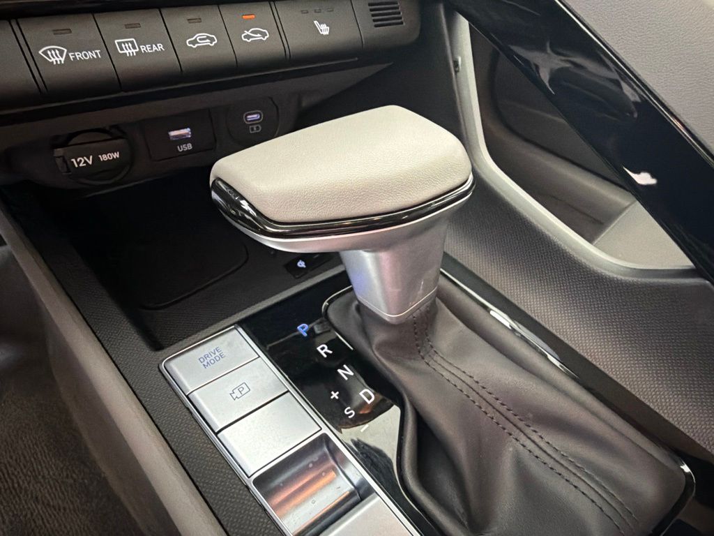 Thumbnail: 2025 Hyundai Elantra - 14