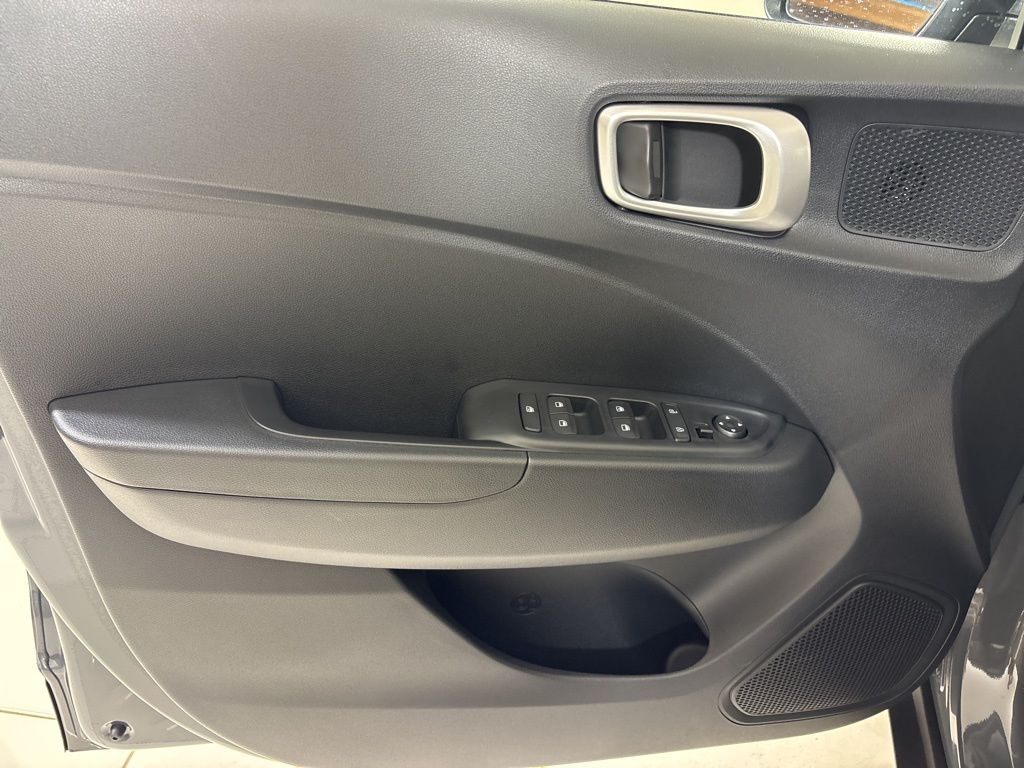 Thumbnail: 2025 Hyundai Venue - 22