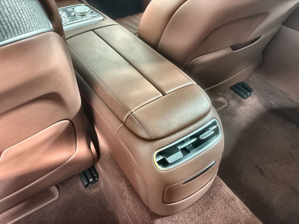 Thumbnail: 2026 Genesis G90 - 27