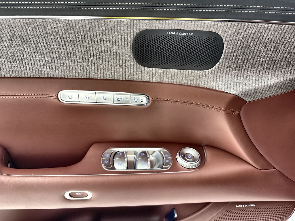 Thumbnail: 2026 Genesis G90 - 23