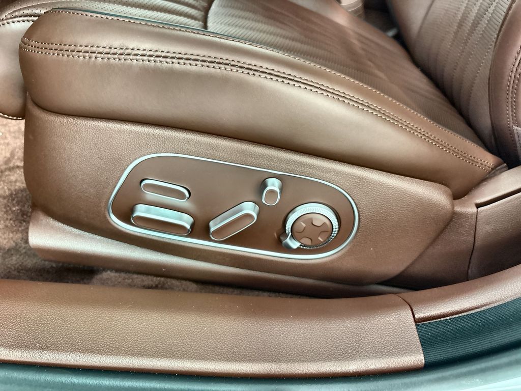 Thumbnail: 2026 Genesis G90 - 22