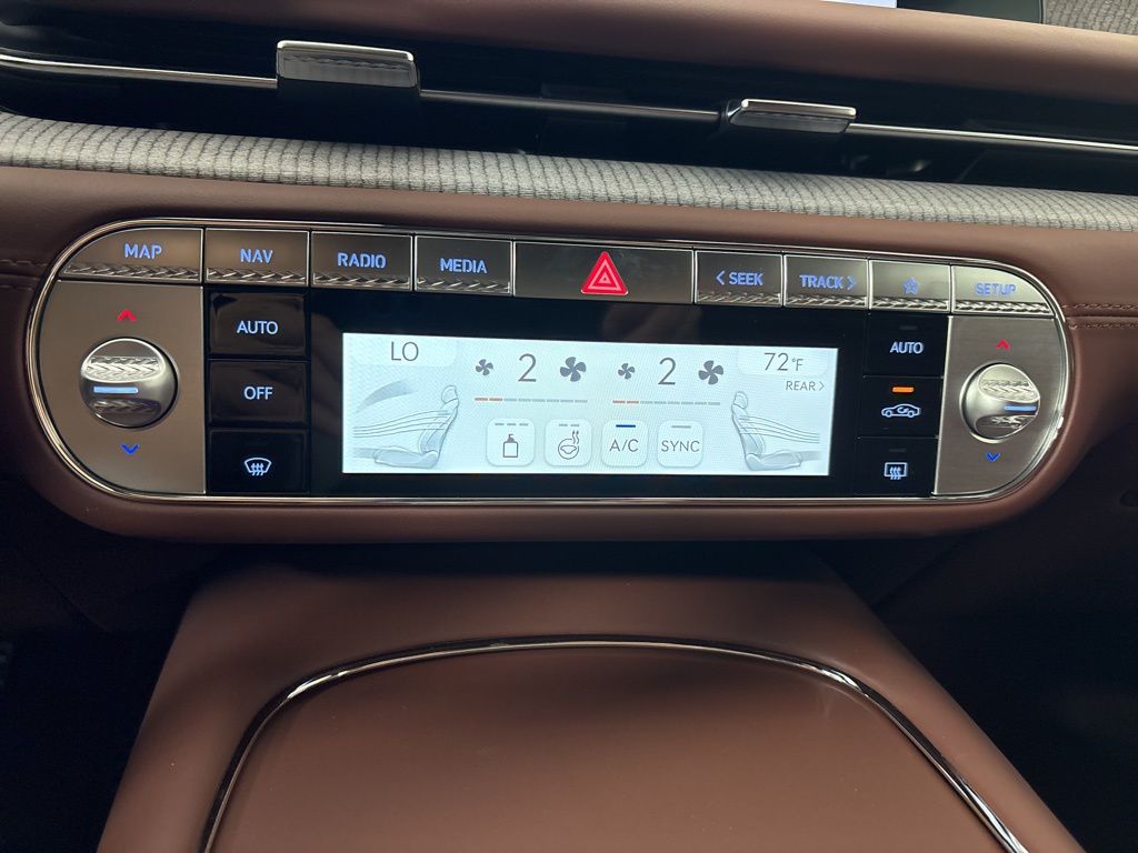 Thumbnail: 2026 Genesis G90 - 33