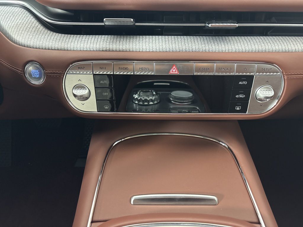 Thumbnail: 2026 Genesis G90 - 27
